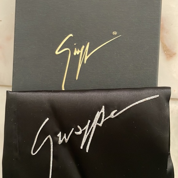 COPY - Giuseppe zanotti gold (bronze) thong - Picture 4 of 6